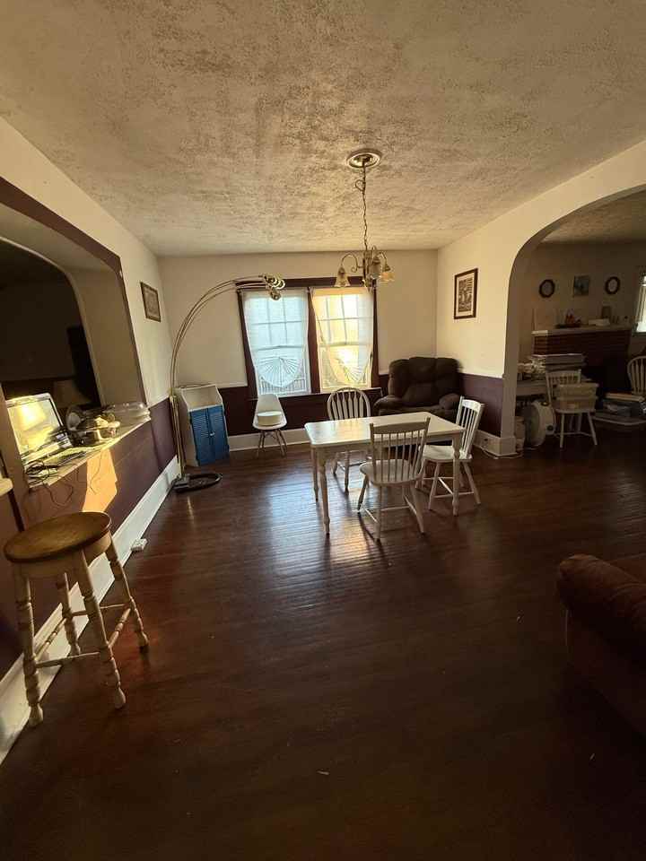 3571 Winchester Ave - Photo 3 of 11