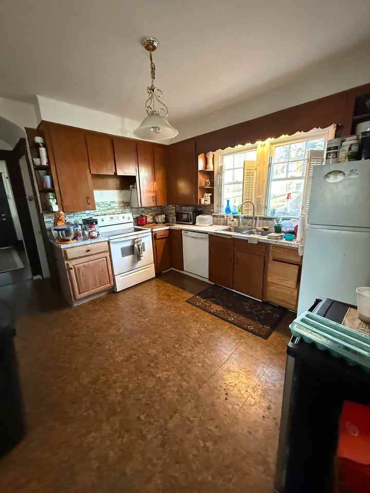 3571 Winchester Ave - Photo 5 of 11