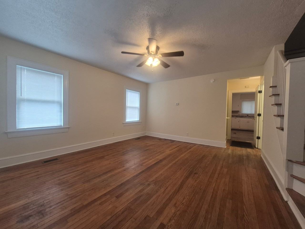503 S Oak St - Photo 3 of 15