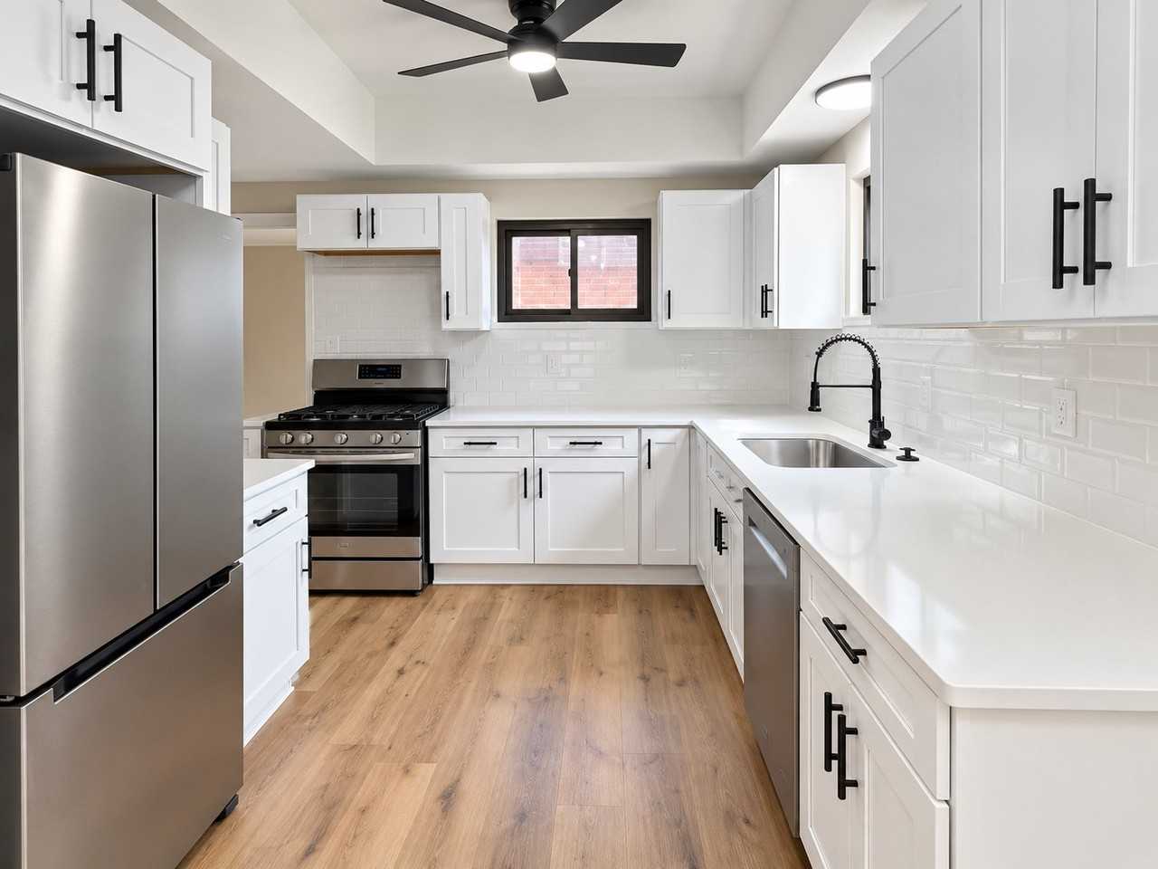25855 Highland Rd - Photo 2 of 17