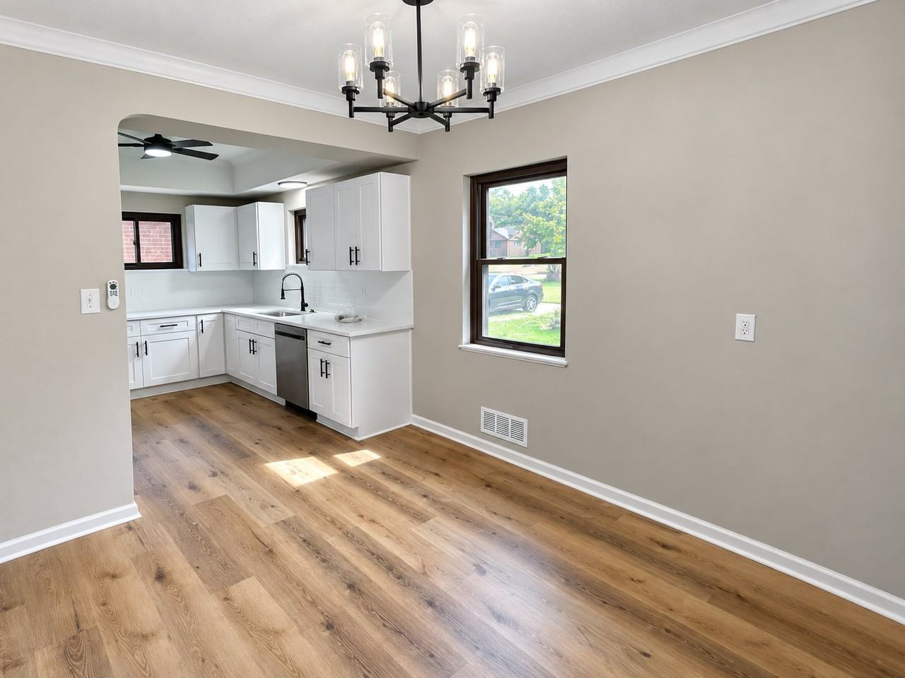 25855 Highland Rd - Photo 3 of 17