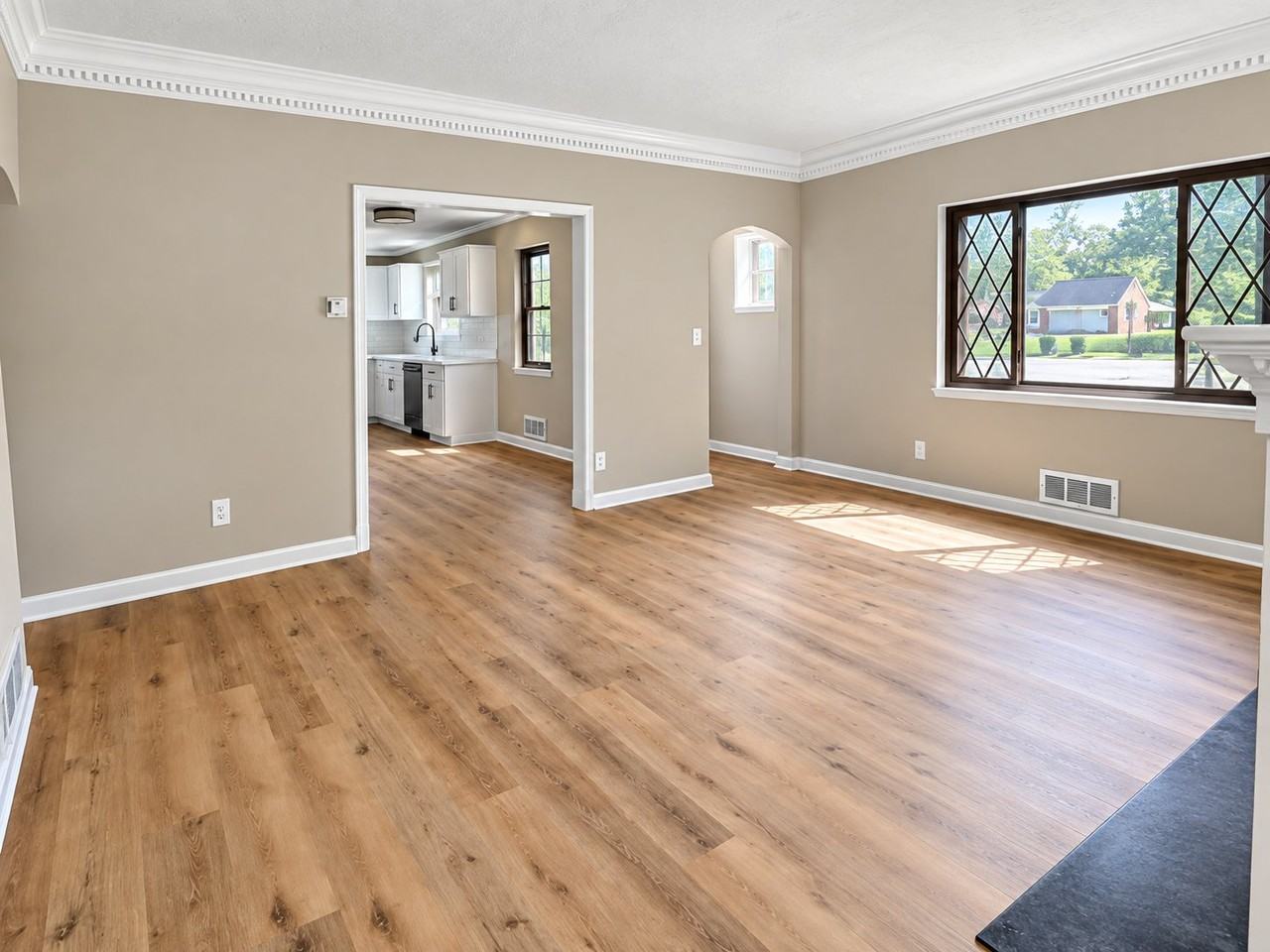 25855 Highland Rd - Photo 7 of 17