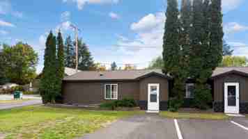 featured image of 1022 9th St W #4