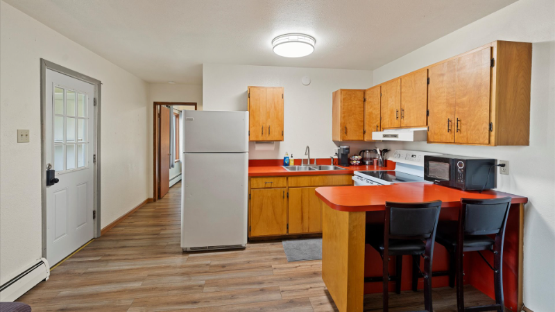 1022 9th St W #4 - Photo 6 of 10