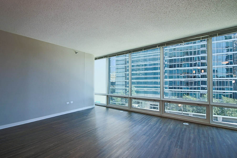 369 E Ohio St - Photo 2 of 14