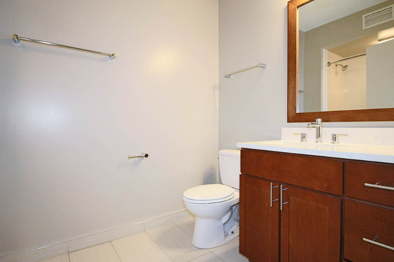 369 E Ohio St - Photo 6 of 14