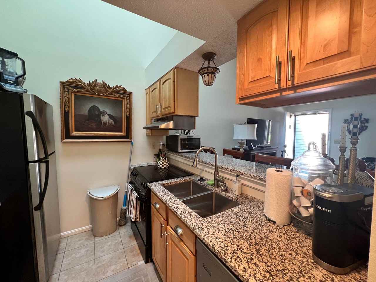 370 Crescent Spring Dr - Photo 6 of 9