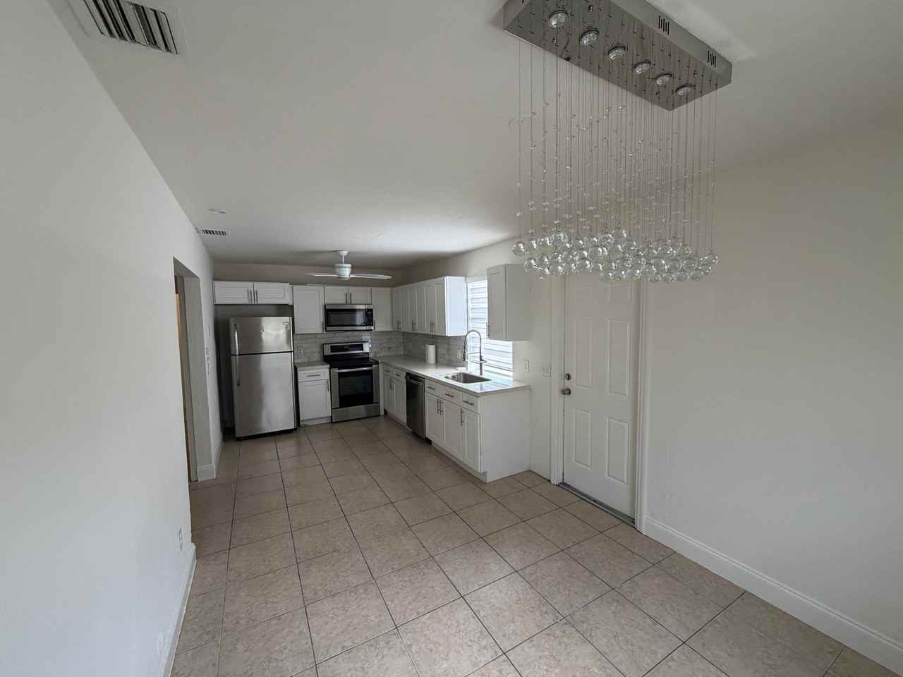 713 Sw 5th Ct - Photo 4 of 24