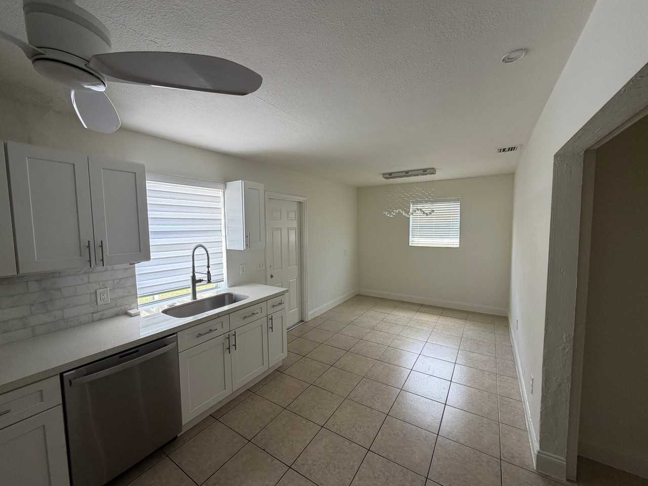 713 Sw 5th Ct - Photo 6 of 24