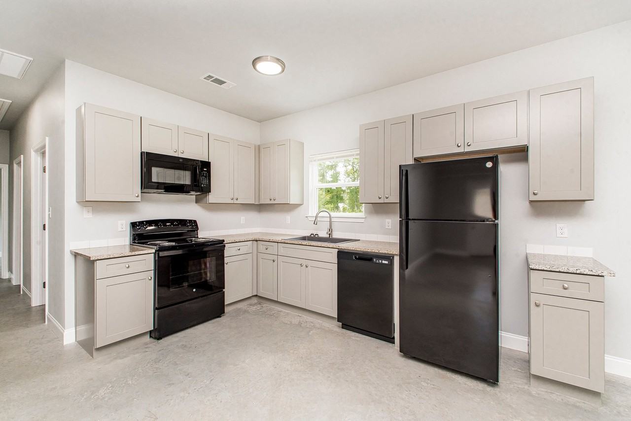 55538 Adelante St #55538 - Photo 3 of 12
