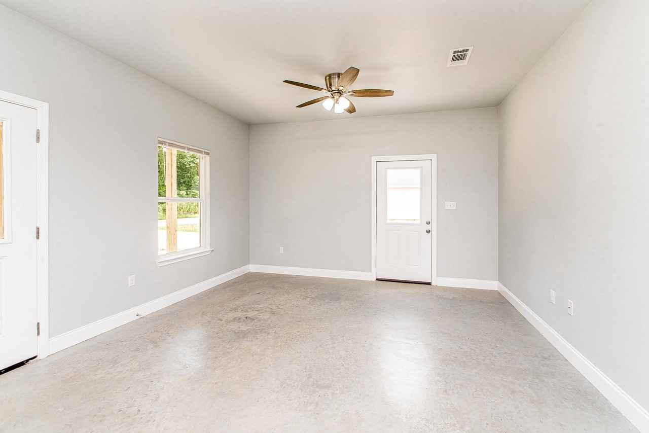 55538 Adelante St #55538 - Photo 6 of 12