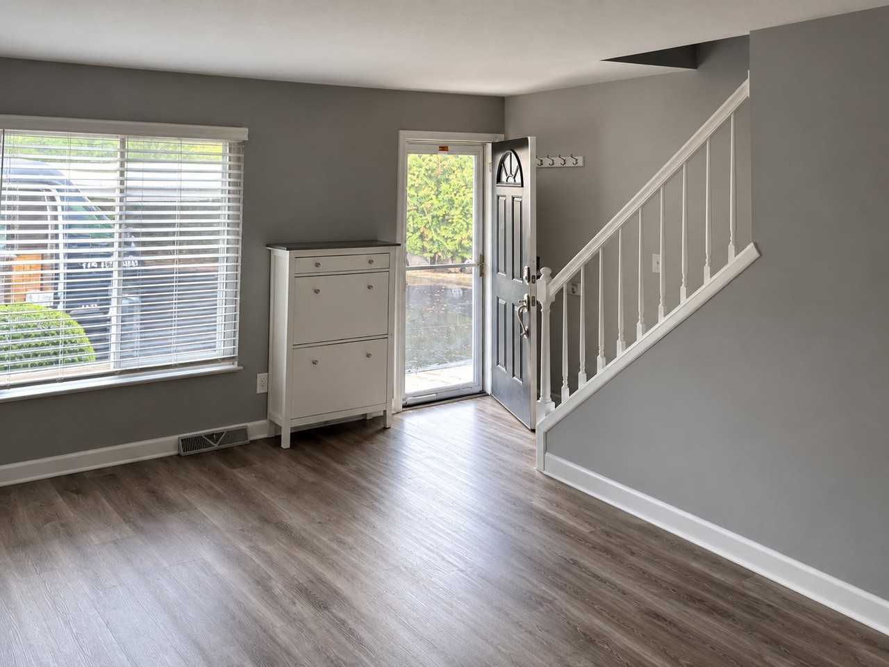 1532 Graefield Rd - Photo 2 of 20