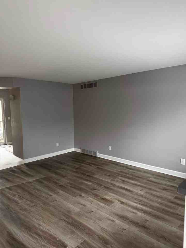 1532 Graefield Rd - Photo 4 of 20