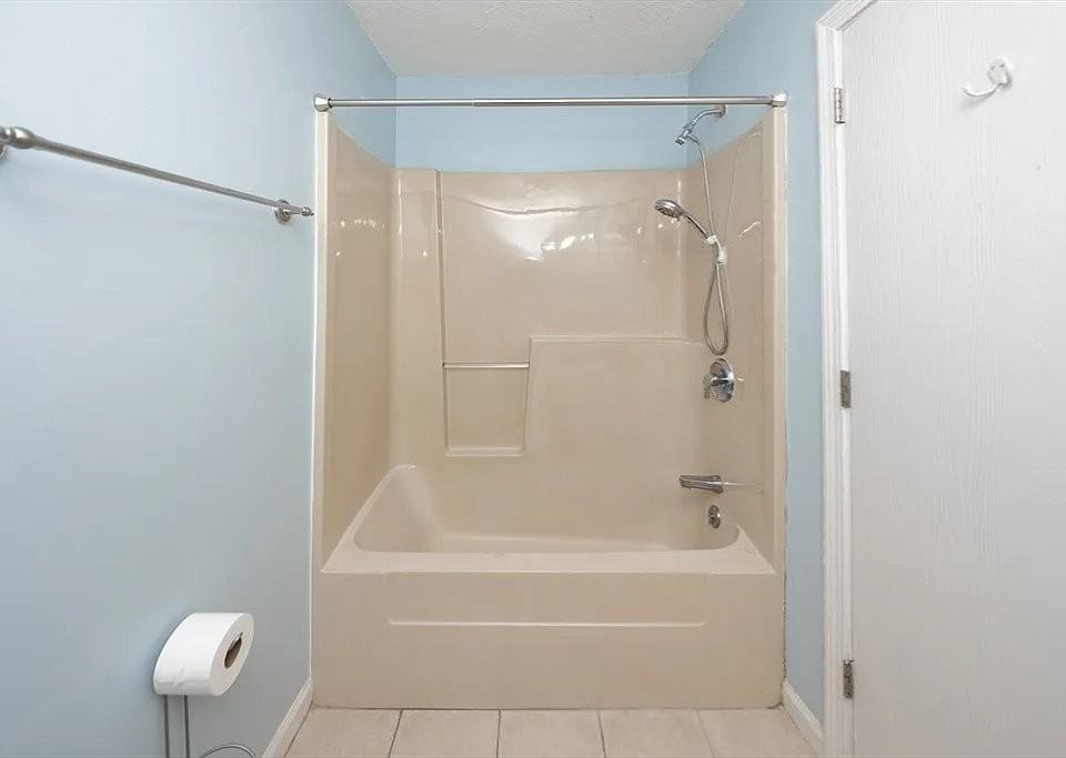 450 Somerset Ave #13 - Photo 5 of 10