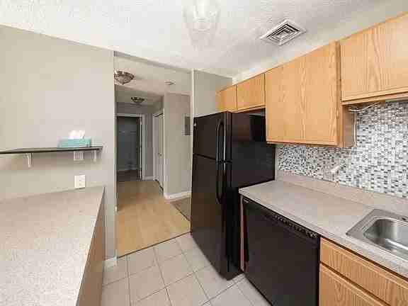 450 Somerset Ave #13 - Photo 7 of 10