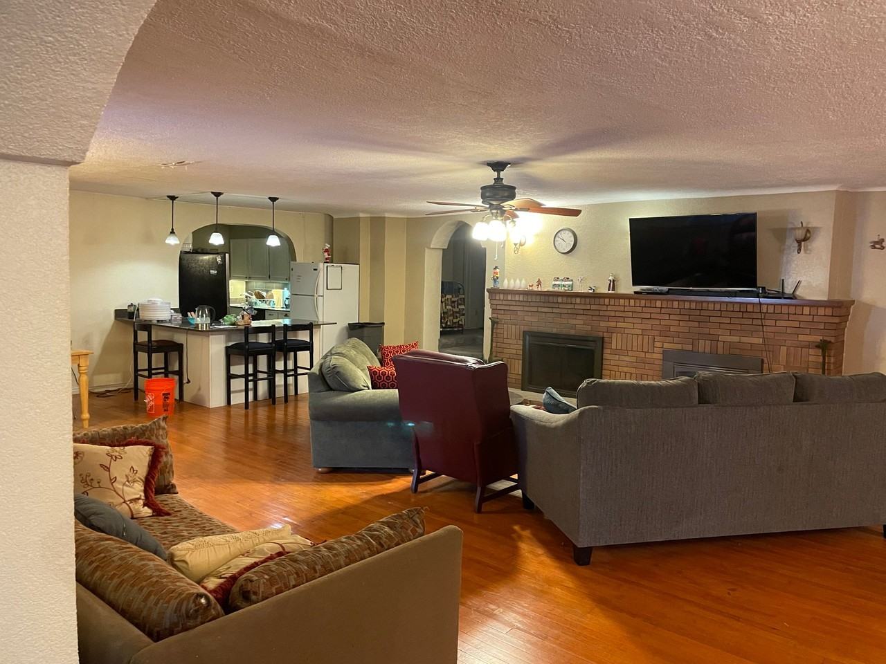 2730 S Highland Dr - Photo 3 of 11