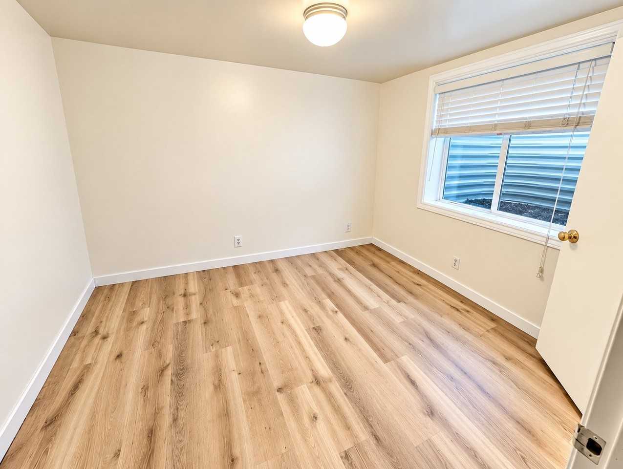 8873 Se - Photo 4 of 10