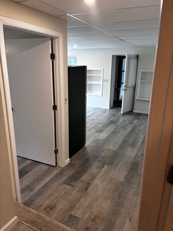 261 S School Dr #6 - Photo 4 of 10