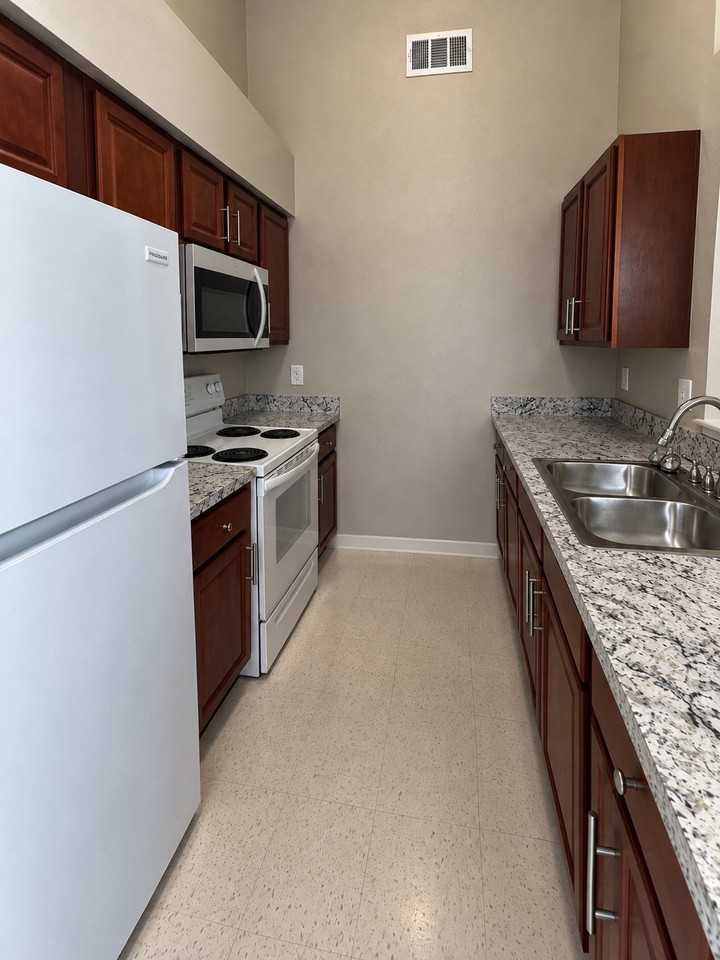 3023 Sienna Dr - Photo 3 of 13
