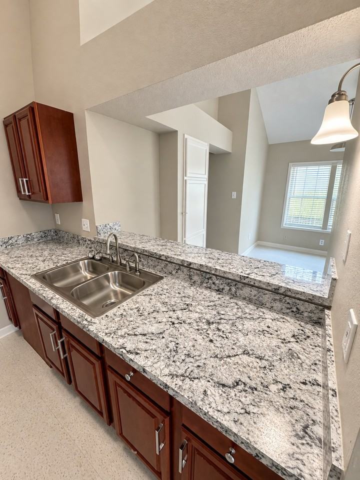 3023 Sienna Dr - Photo 4 of 13