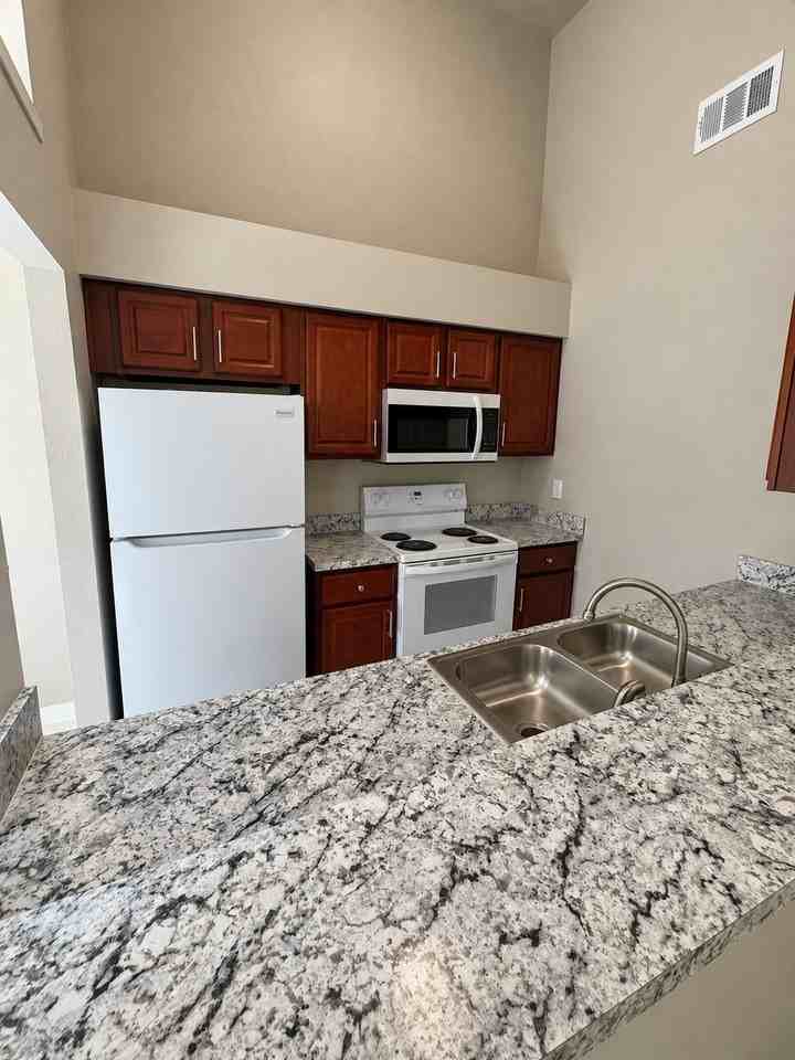 3023 Sienna Dr - Photo 5 of 13