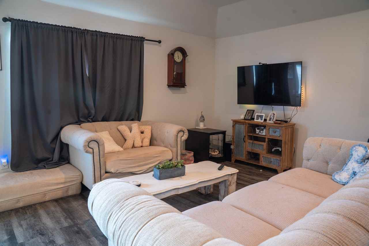 1103 Stallion Dr - Photo 3 of 11