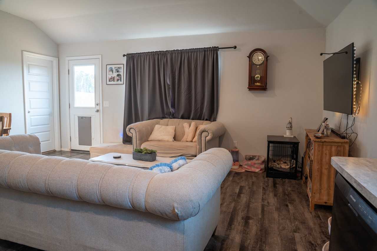 1103 Stallion Dr - Photo 5 of 11