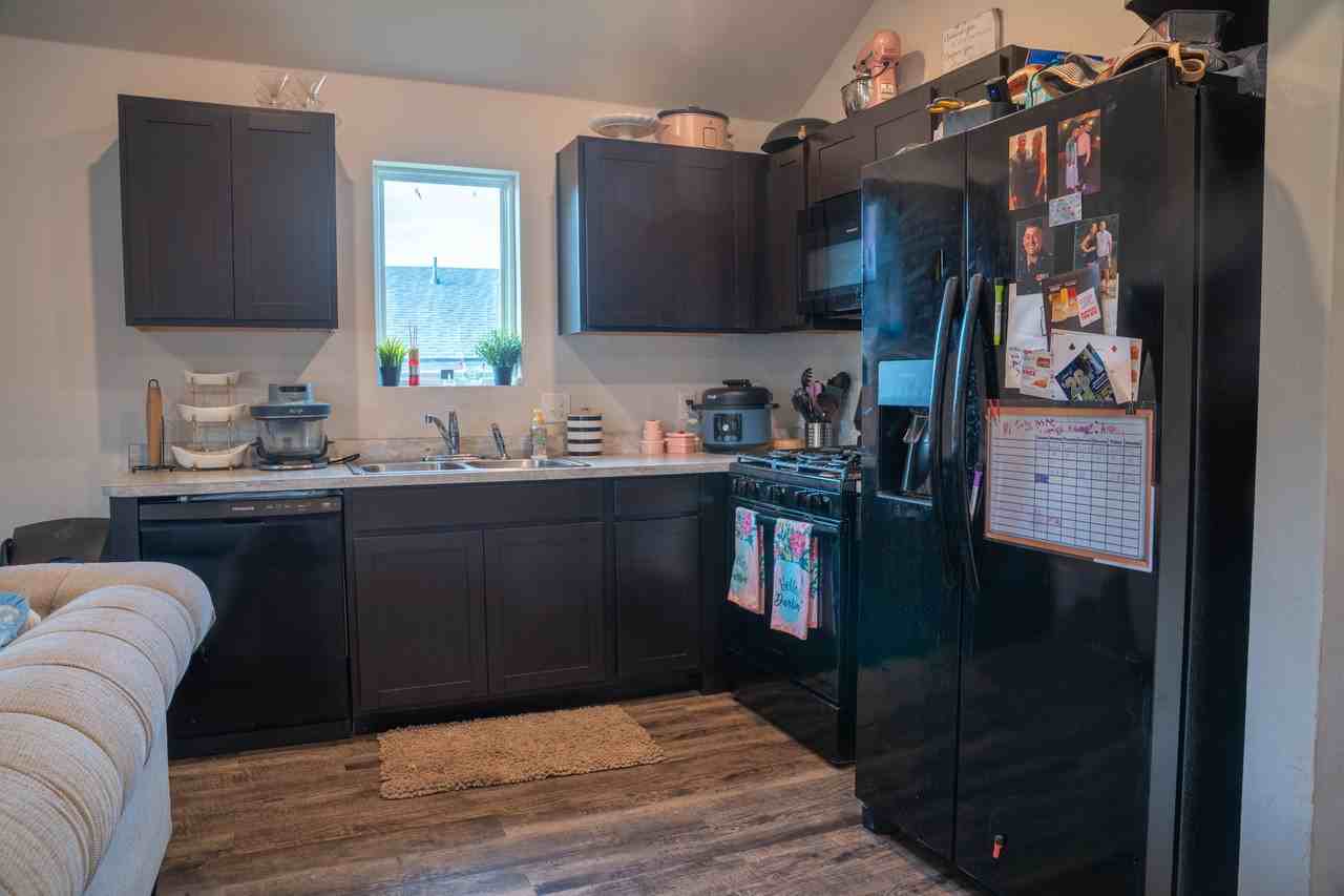 1103 Stallion Dr - Photo 6 of 11