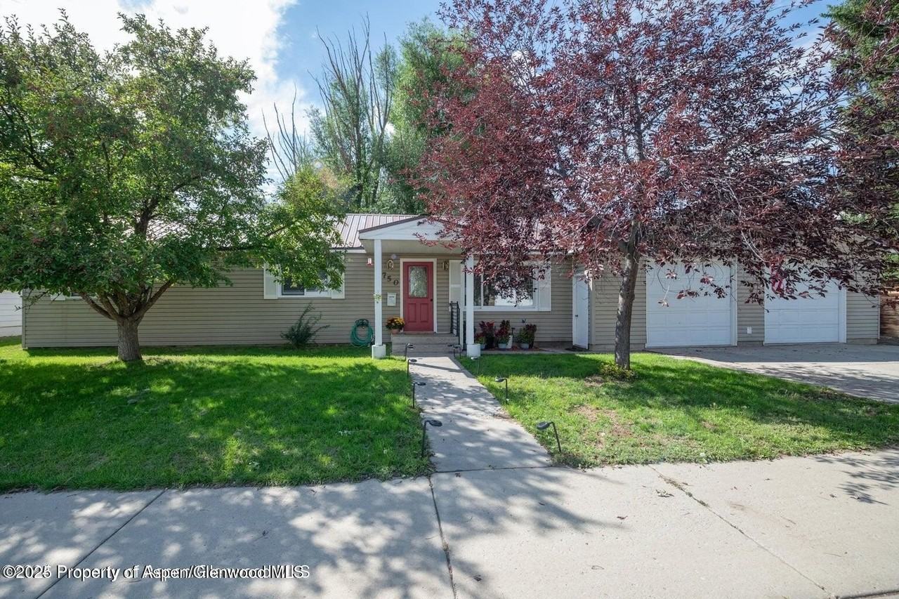 750 Breeze St - Photo 4 of 50