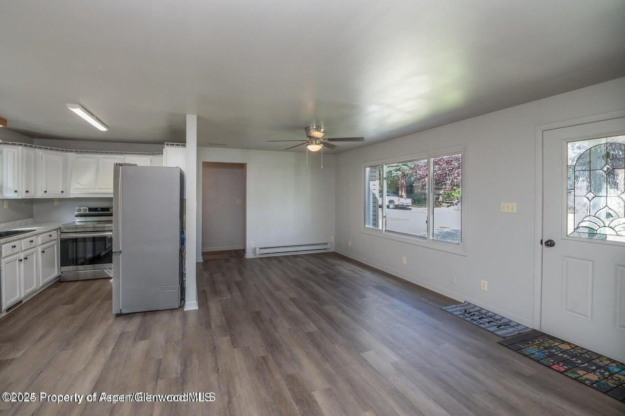 750 Breeze St - Photo 6 of 50