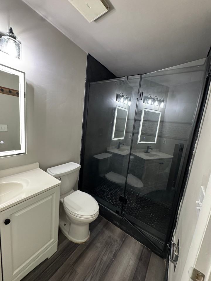 2400 Roosevelt Ave - Photo 3 of 12