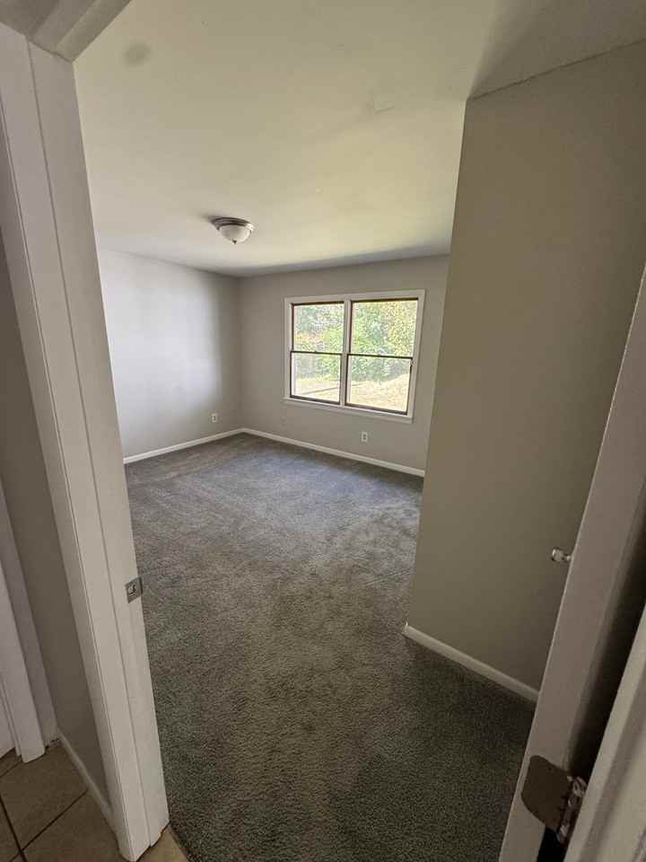 2400 Roosevelt Ave - Photo 5 of 12