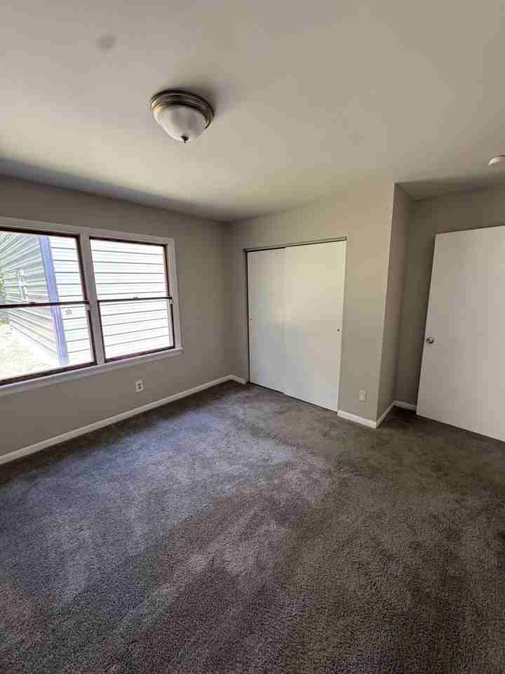 2400 Roosevelt Ave - Photo 7 of 12