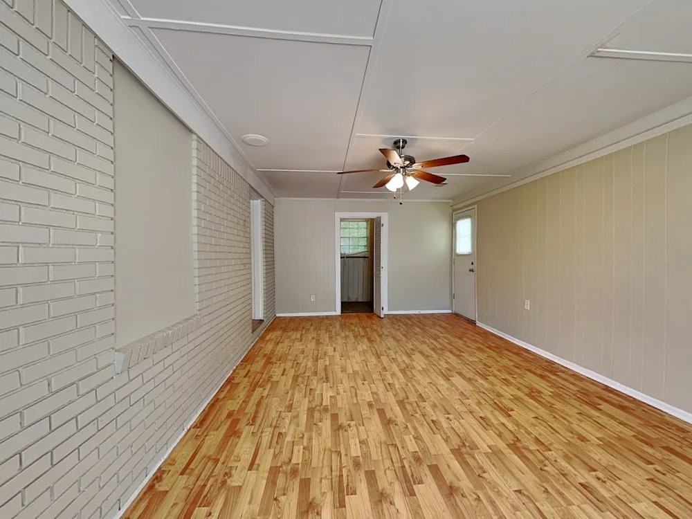 4553 Wesley Dr - Photo 3 of 10
