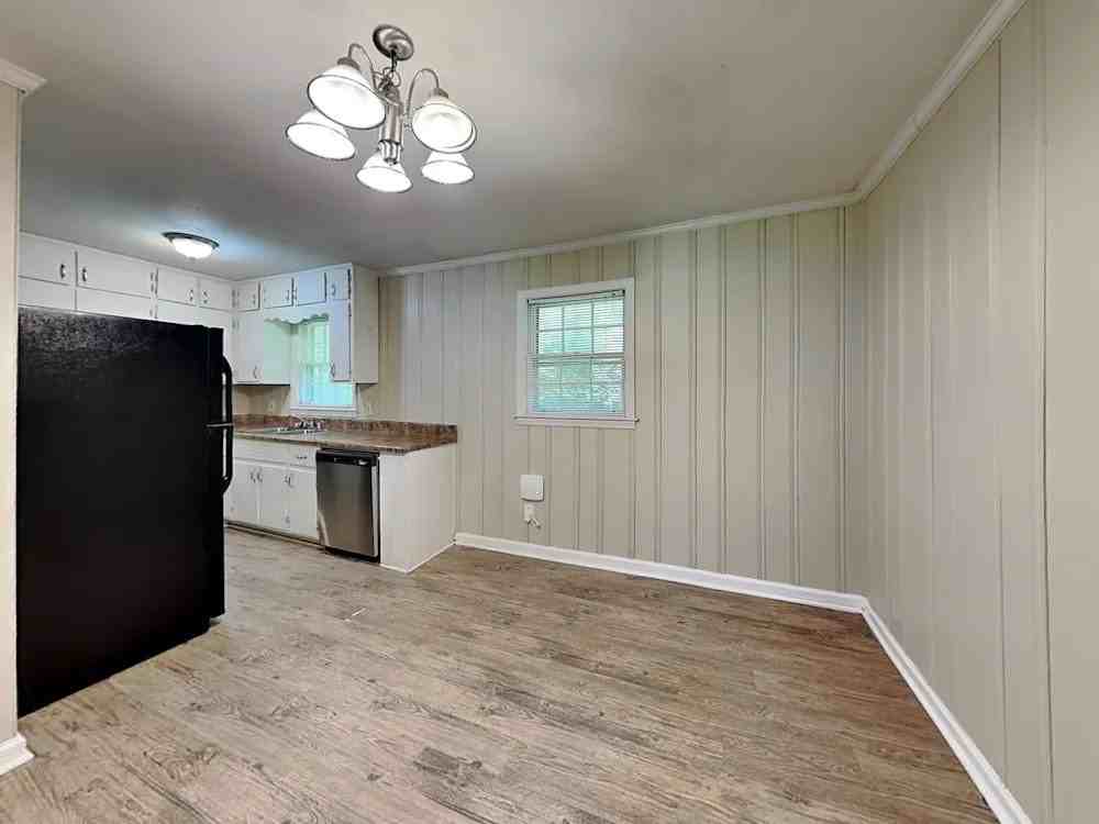 4553 Wesley Dr - Photo 7 of 10