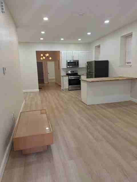 4118 S Compton Ave #A