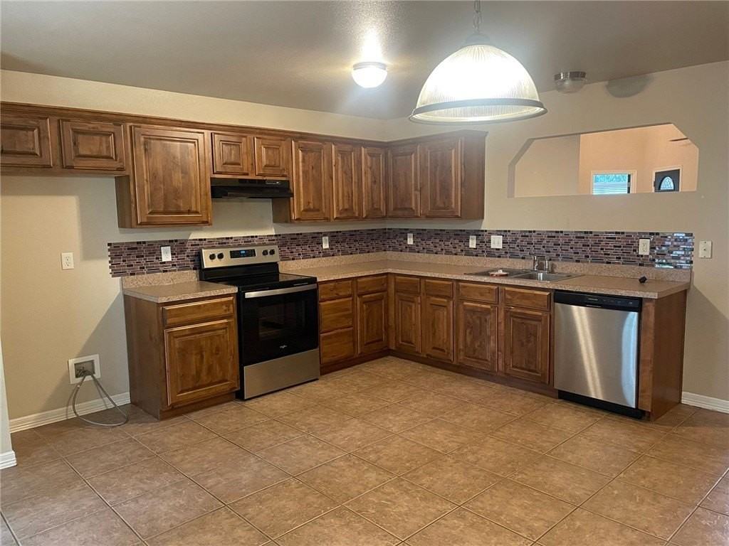 460 Kate Dr - Photo 4 of 10