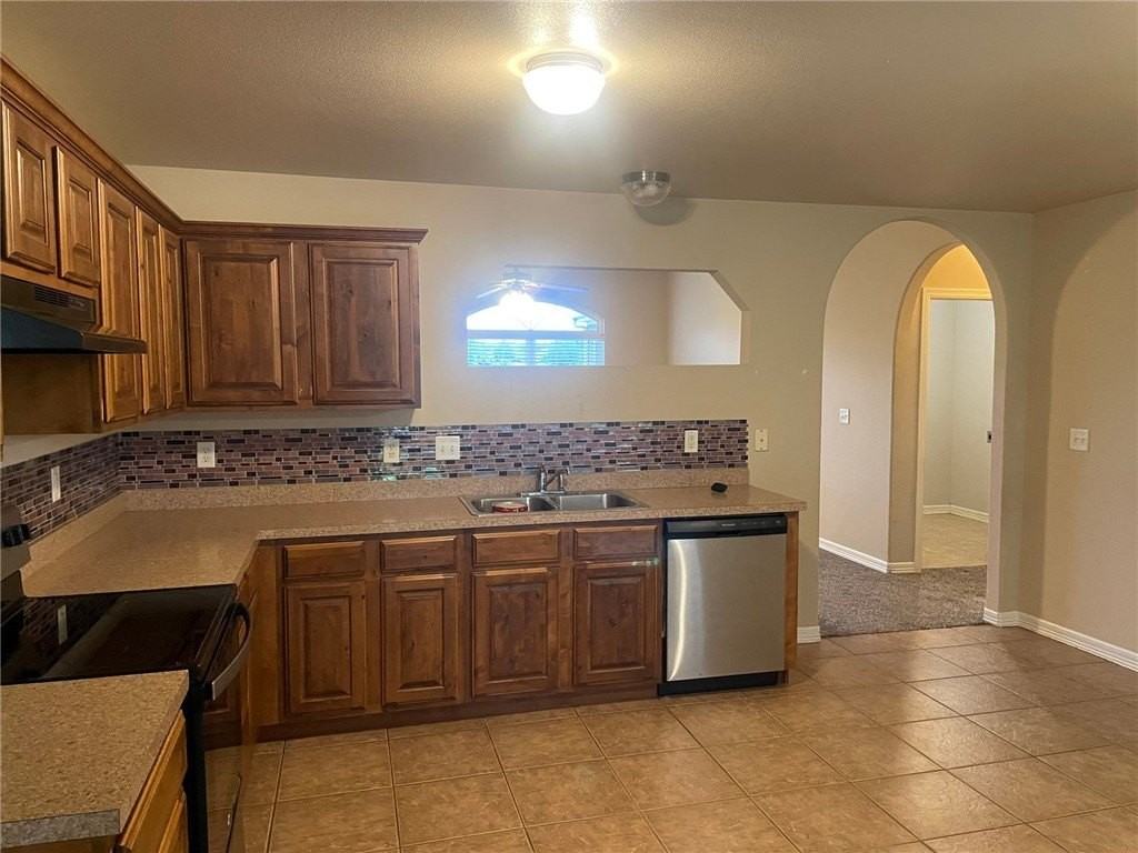 460 Kate Dr - Photo 5 of 10