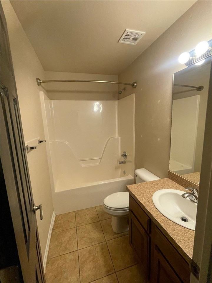 460 Kate Dr - Photo 7 of 10