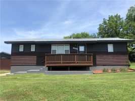 featured image of 1415 S Gentry Blvd