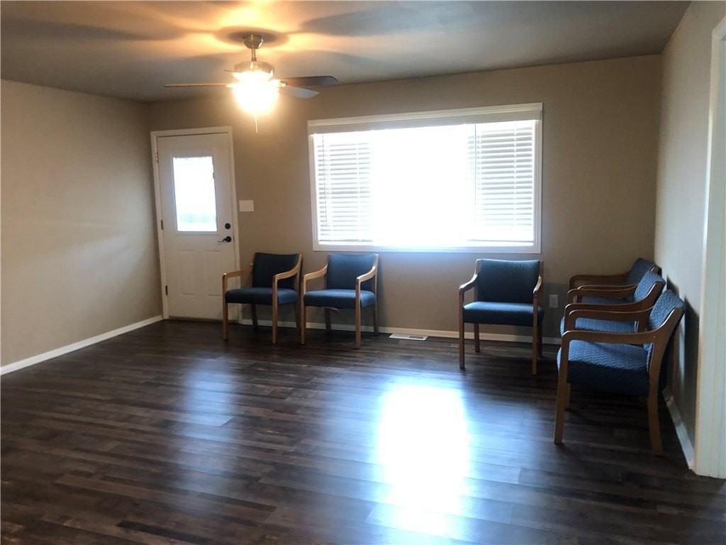 1415 S Gentry Blvd - Photo 3 of 6