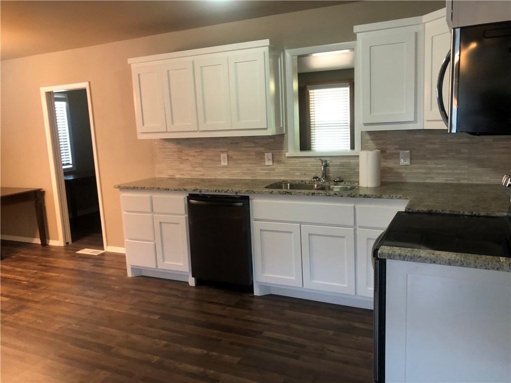 1415 S Gentry Blvd - Photo 4 of 6