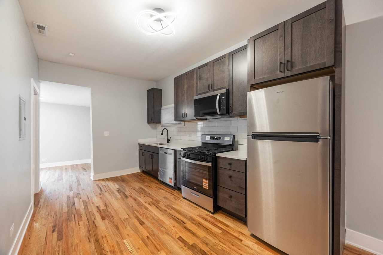 1741 N California Ave #1742-2R - Photo 4 of 11
