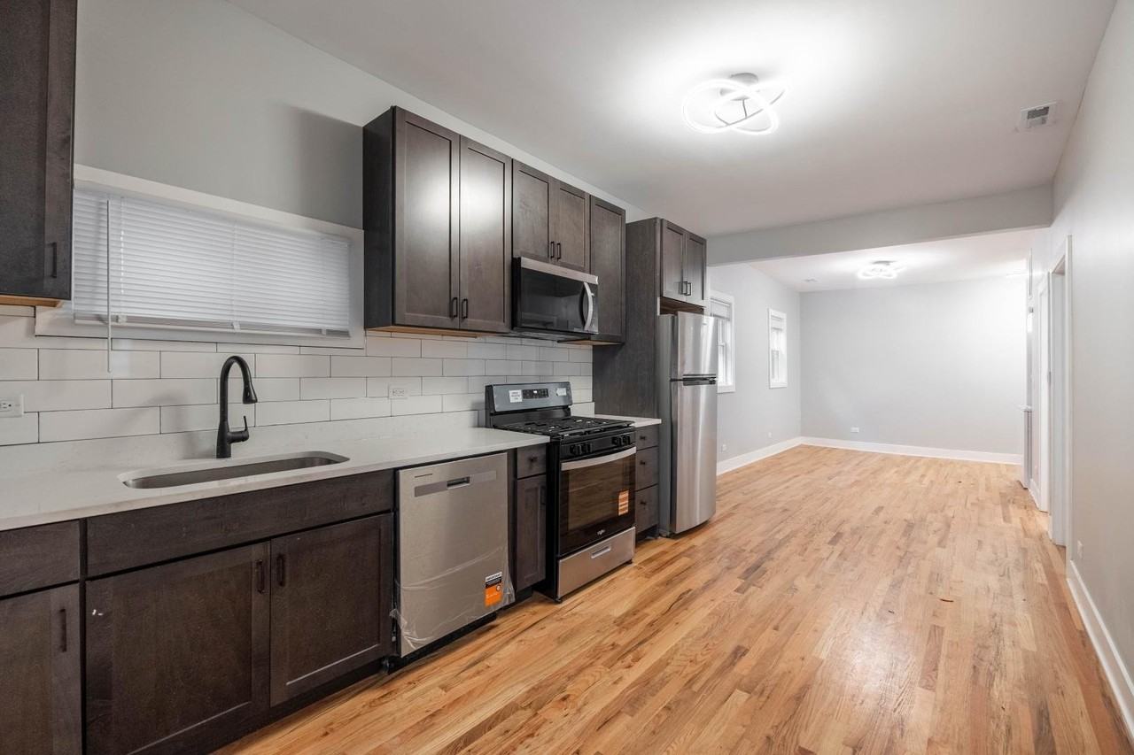 1741 N California Ave #1742-2R - Photo 6 of 11