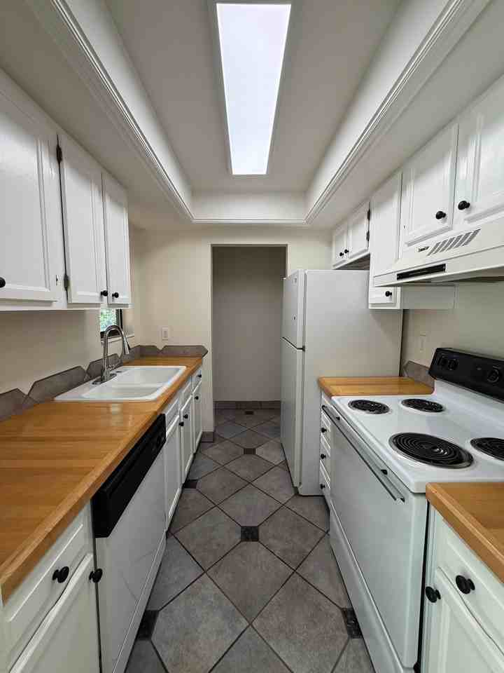 6856 S Countrywoods Cir #C - Photo 3 of 10