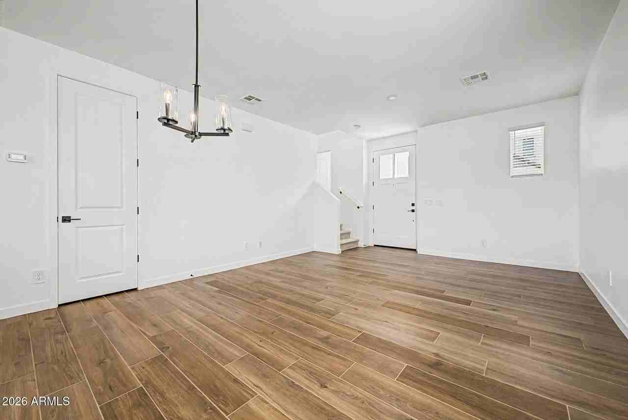 2345 E Stephens Ct - Photo 7 of 34
