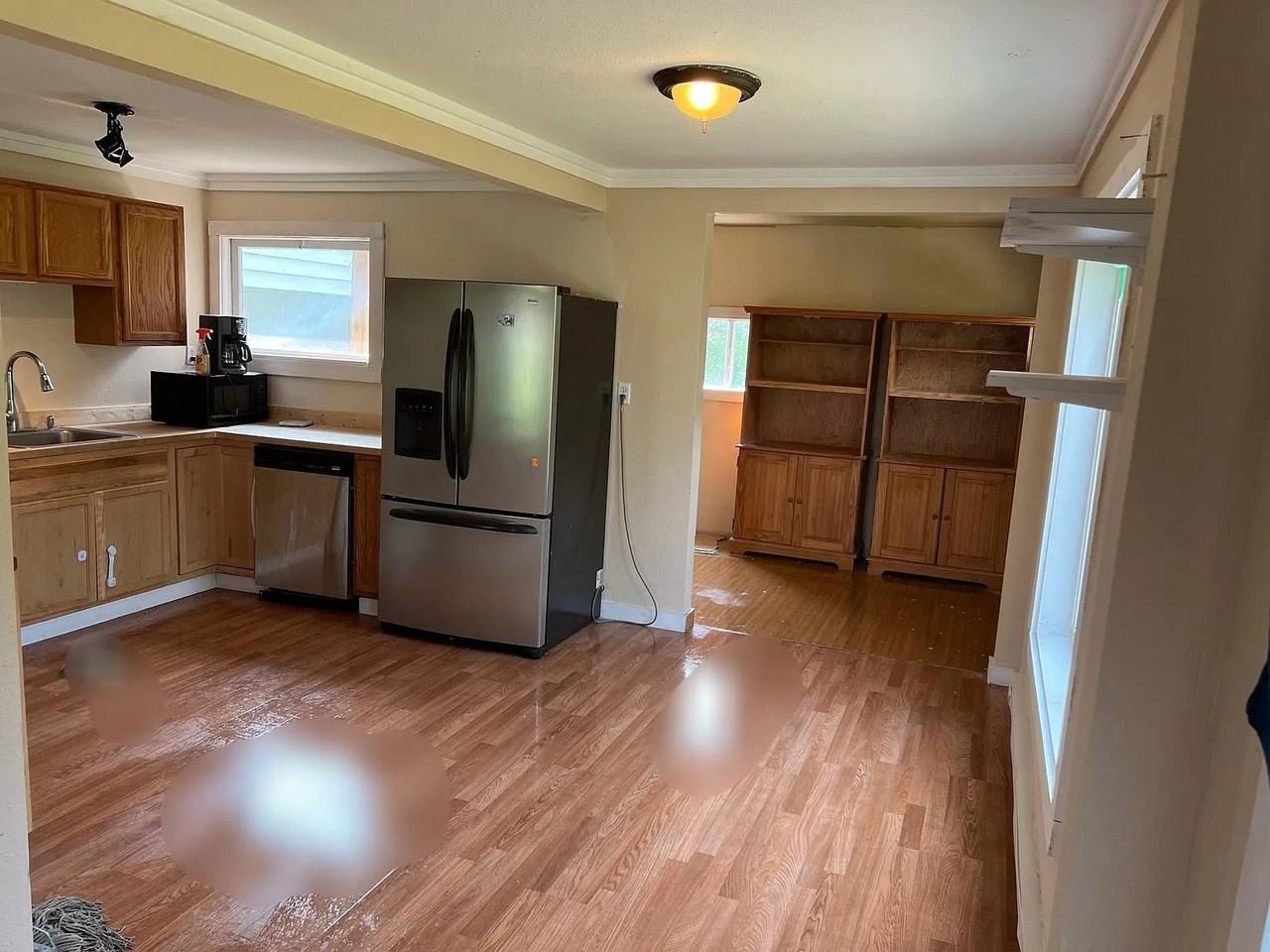 272 Avis St - Photo 2 of 12