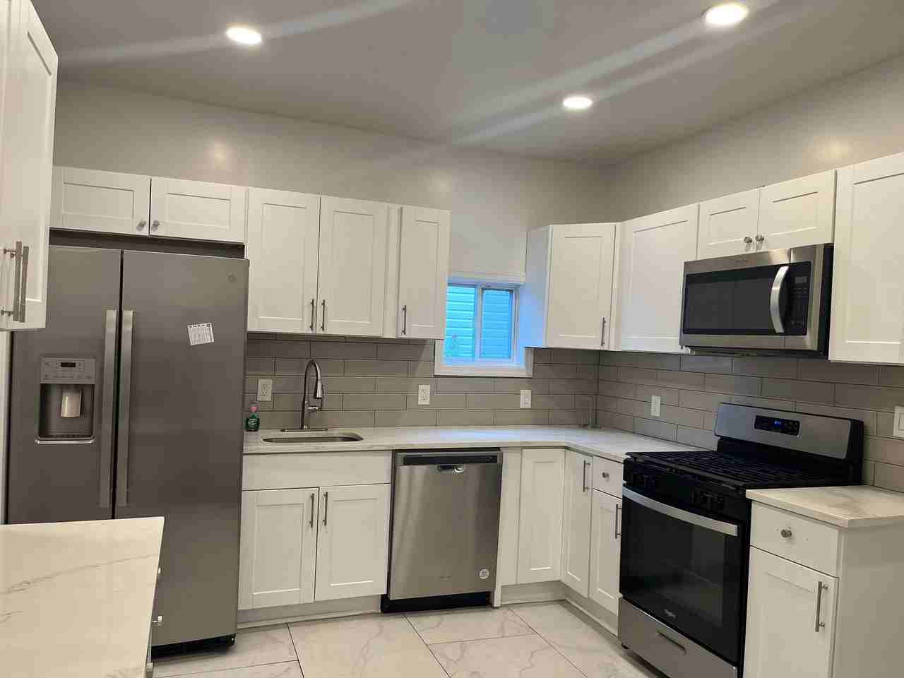 539-541 18th Ave #2 - Photo 2 of 8