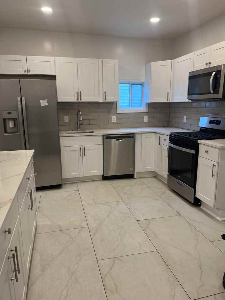 539-541 18th Ave #2 - Photo 3 of 8