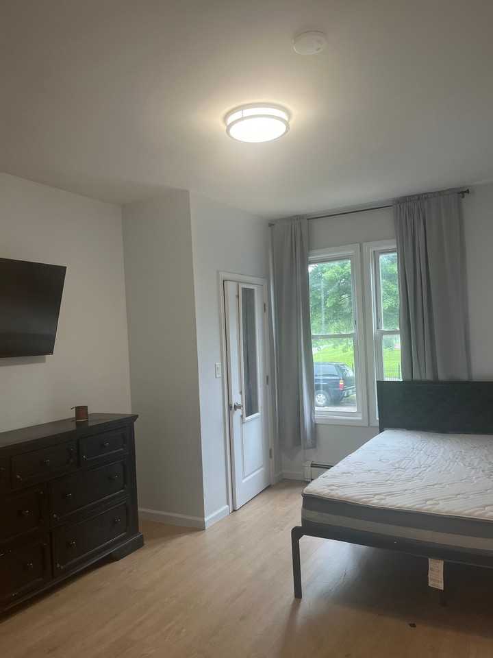 539-541 18th Ave #2 - Photo 4 of 8